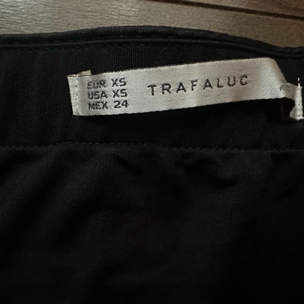 ZARA Trafaluc Textured Striped Mini Skirt | XS | Red, Black & Cream Boho Chic